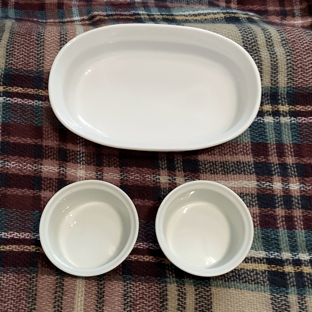 Pillivite Ramken and Corning ware dish set